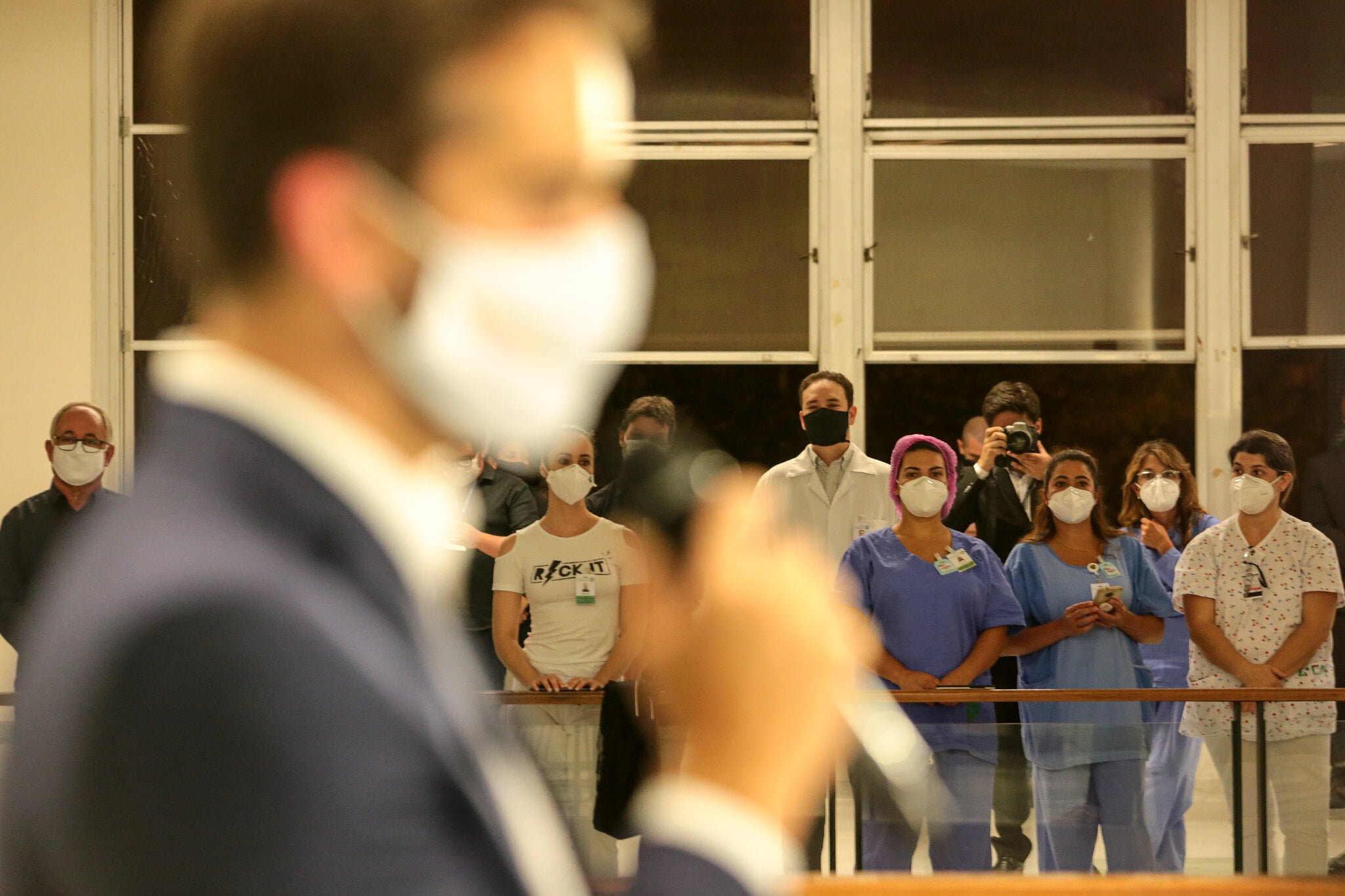 Por conta da pandemia, participação foi restrita: no final, jornalistas puderam fazer perguntas ao governador em videocoletiva - Foto: Gustavo Mansur / Palácio Piratini