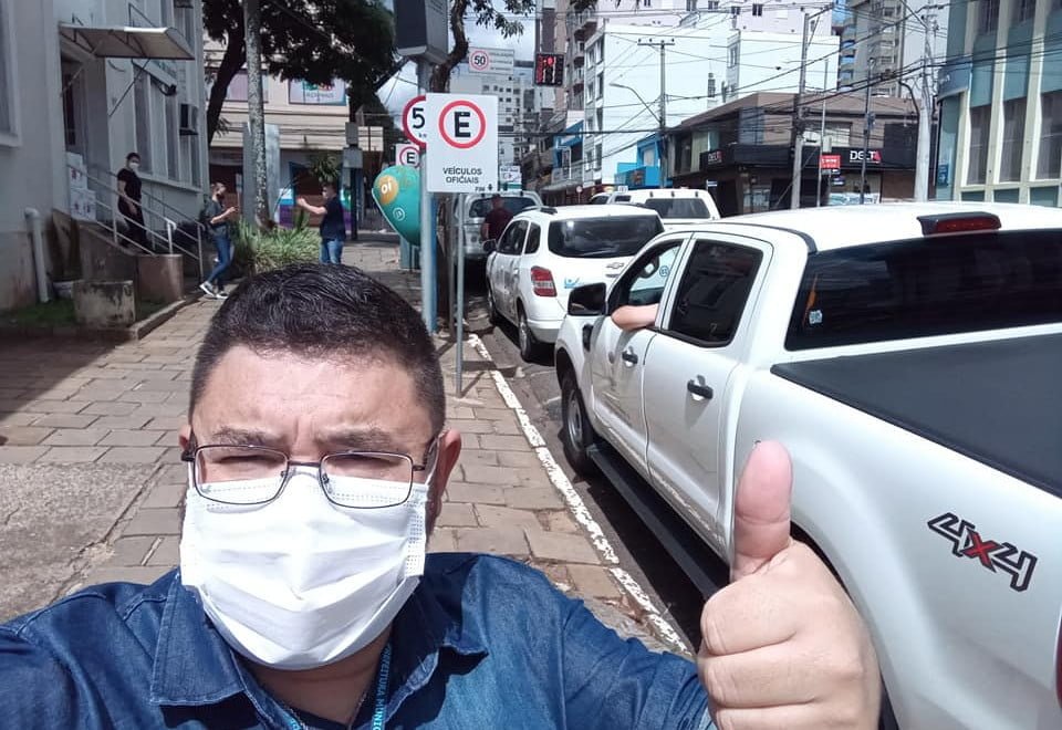 Colaborador da Secretaria da Saúde de Soledade em Passo Fundo para retirar as doses da vacina. Foto: Arquivo Pessoal