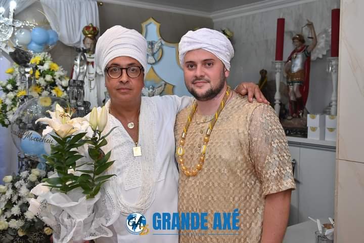 Pai Eduardo D'Oxum com seu Pai de Santo o Babalorixá Chiquinho de Oxalá