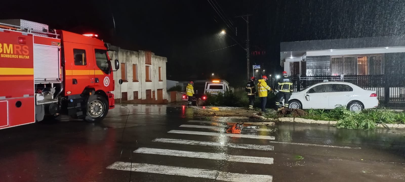 Paulinho Paes / Tua Rádio Cristal