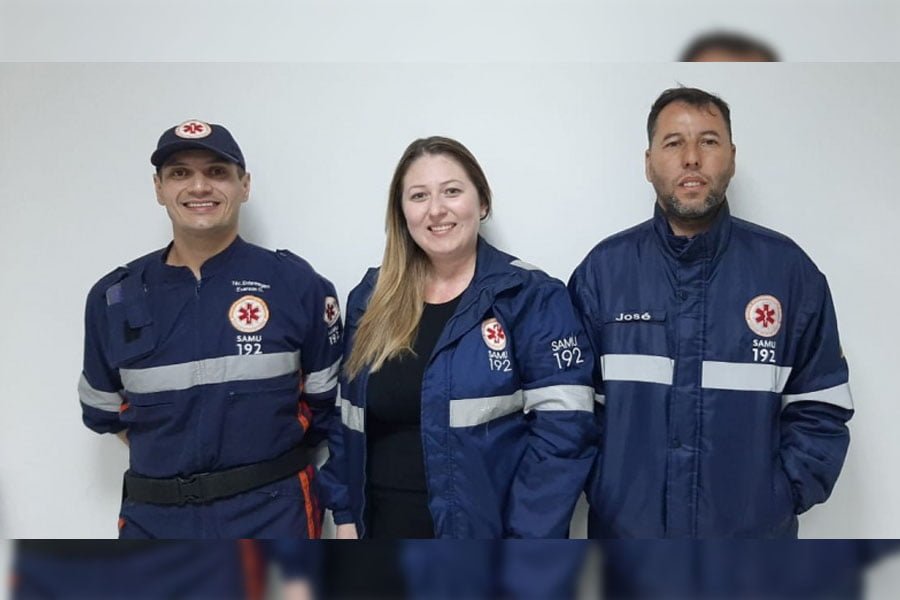 Carolina Schmidt / Tua Rádio Cristal