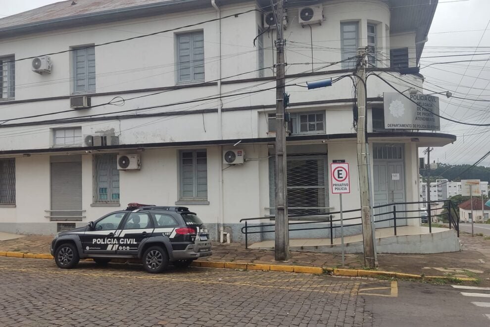 Nayam Franco/Tua Rádio Cristal.