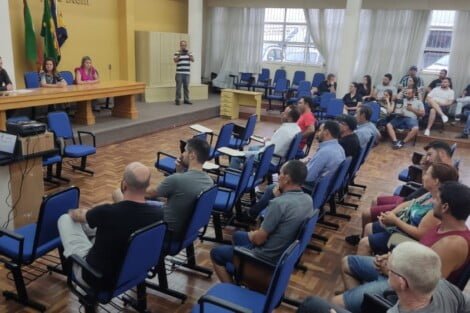 Nayam Franco/Tua Rádio Cristal