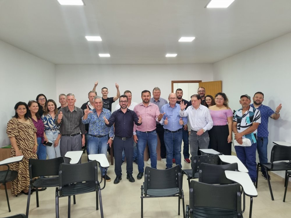 Paulinho Paes/Tua Rádio Cristal